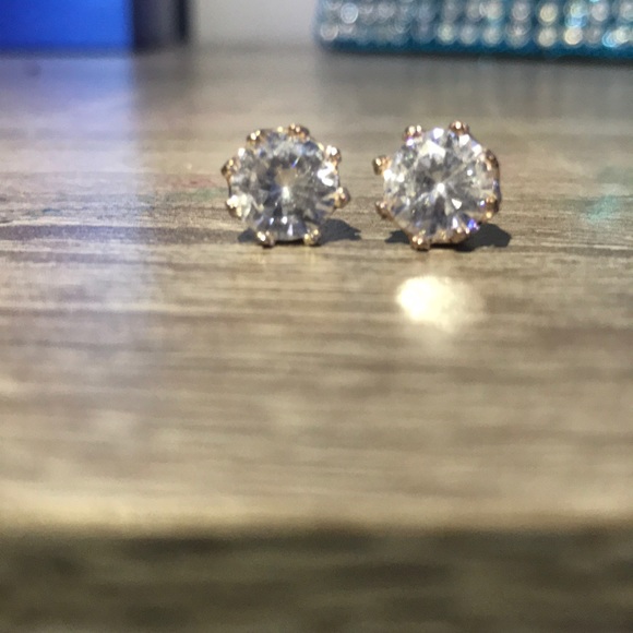 Rose gold and diamond crown earrings - Picture 1 of 3